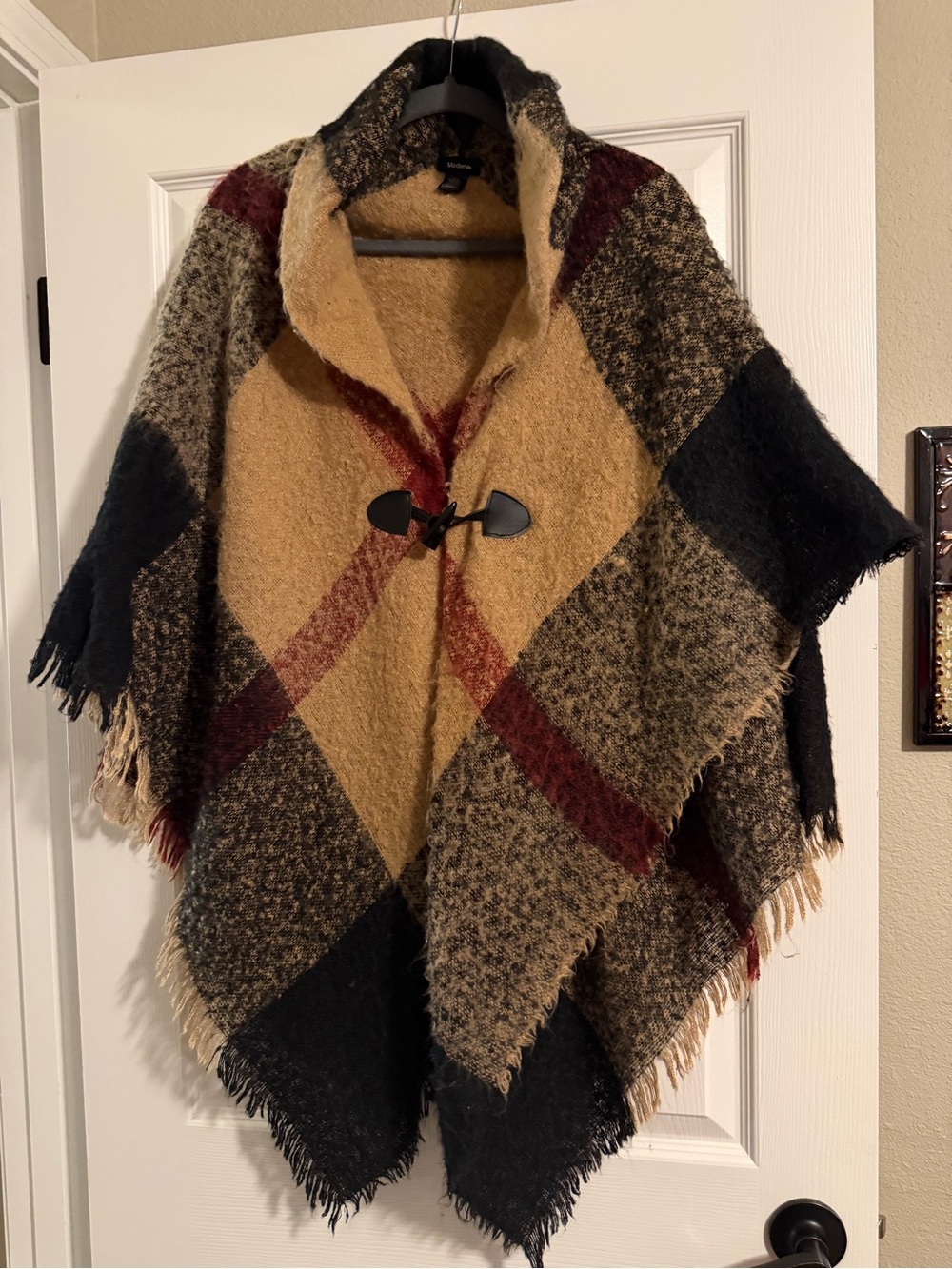 Cozy Plaid Fringe Throw - Beige, Brown & Maroon